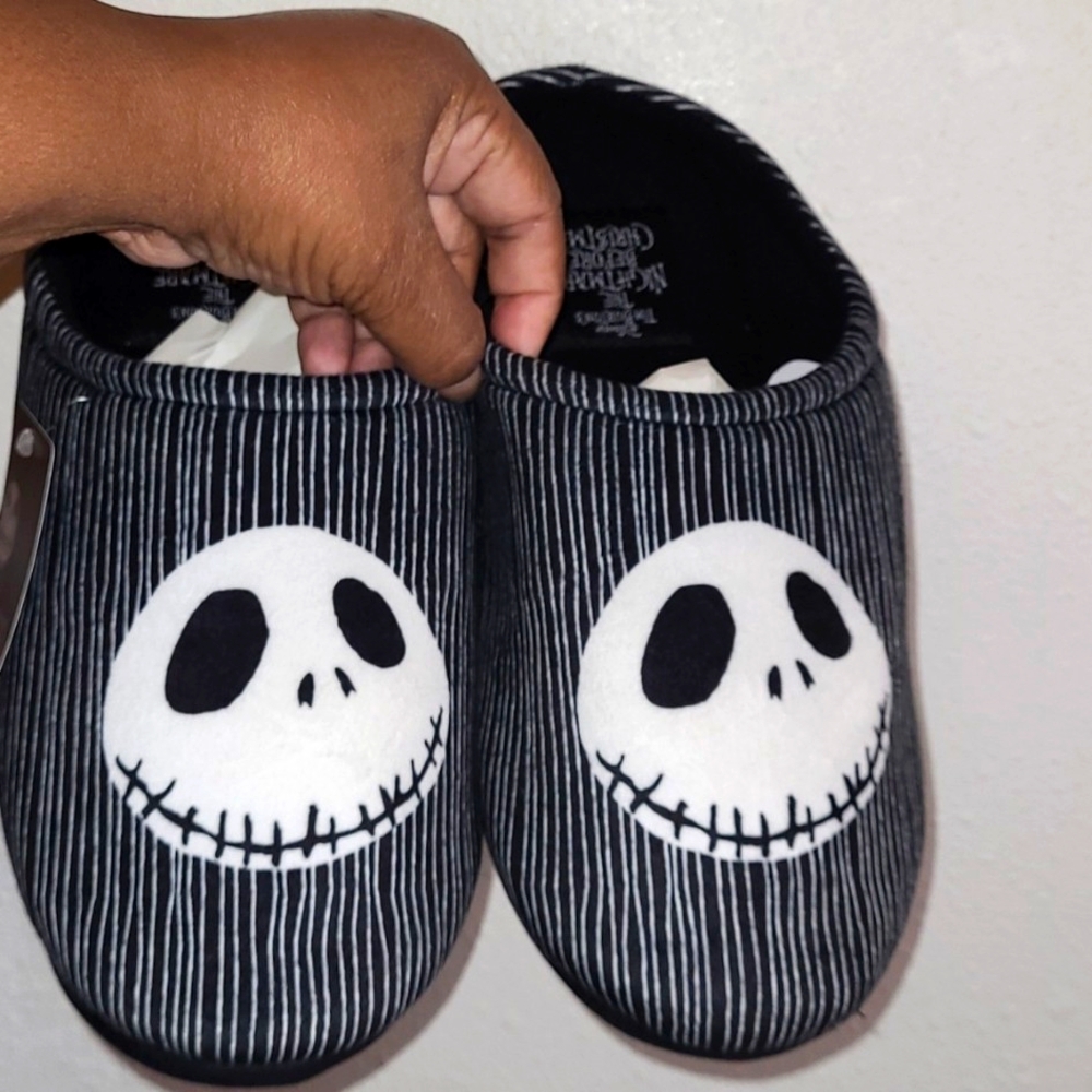 Disney Tim Burtons The Nightmare Be4 Christmas Slippers Black/White Sz 10/L NWT